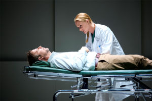 Aksel Morisse och Emelie Falk i Den fria viljan (2018).