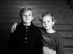 Porträttbild av Isak och Oskar
