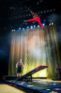 Cirkusartist på trapets