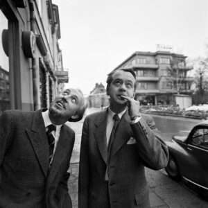Uppsala stadsteaters chef Gösta Folke (till höger) med skådespelaren Curt Edgard, Uppsala 1955. Bild: Upplandsmuseet