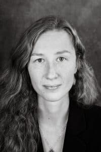 svartvitt porträtt på Natasja Dluzewska