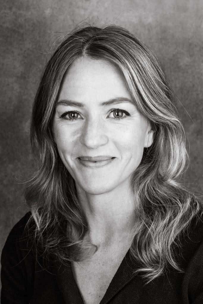 svartvitt porträtt på Karin Foladi