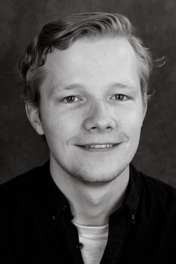 svartvitt porträtt på Pontus Simm, Foto Pontus Eklund