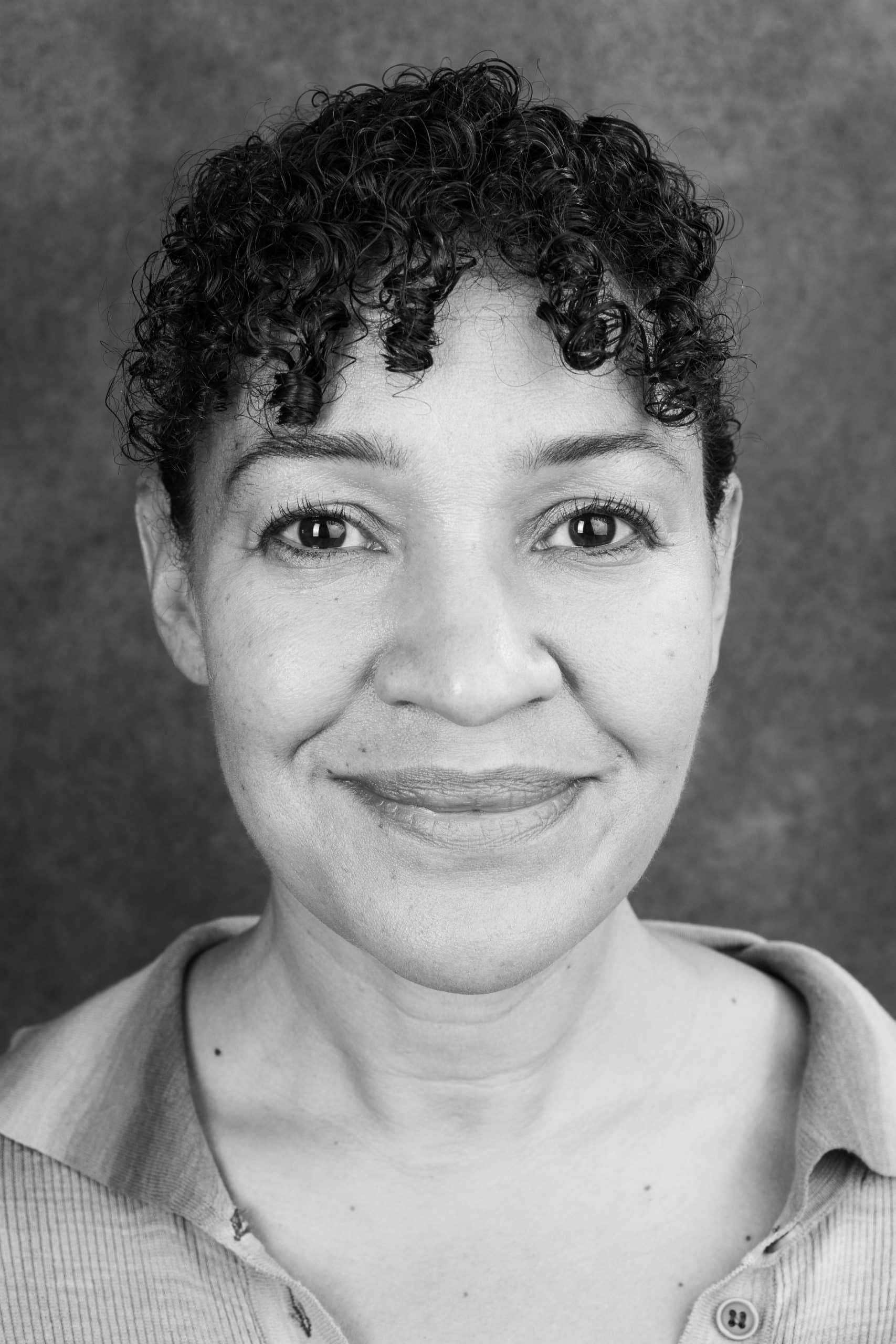 svartvitt porträt på Astrid Kakuli foto Pontus Eklund