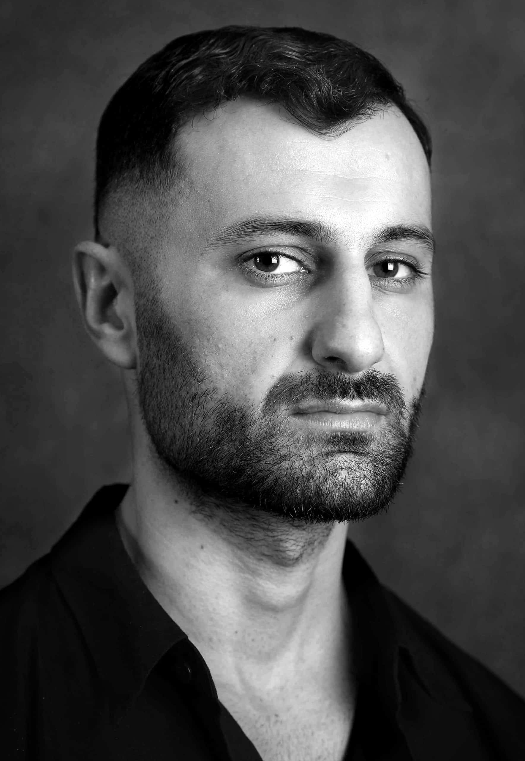 svartvitt porträtt på Ninos Josef