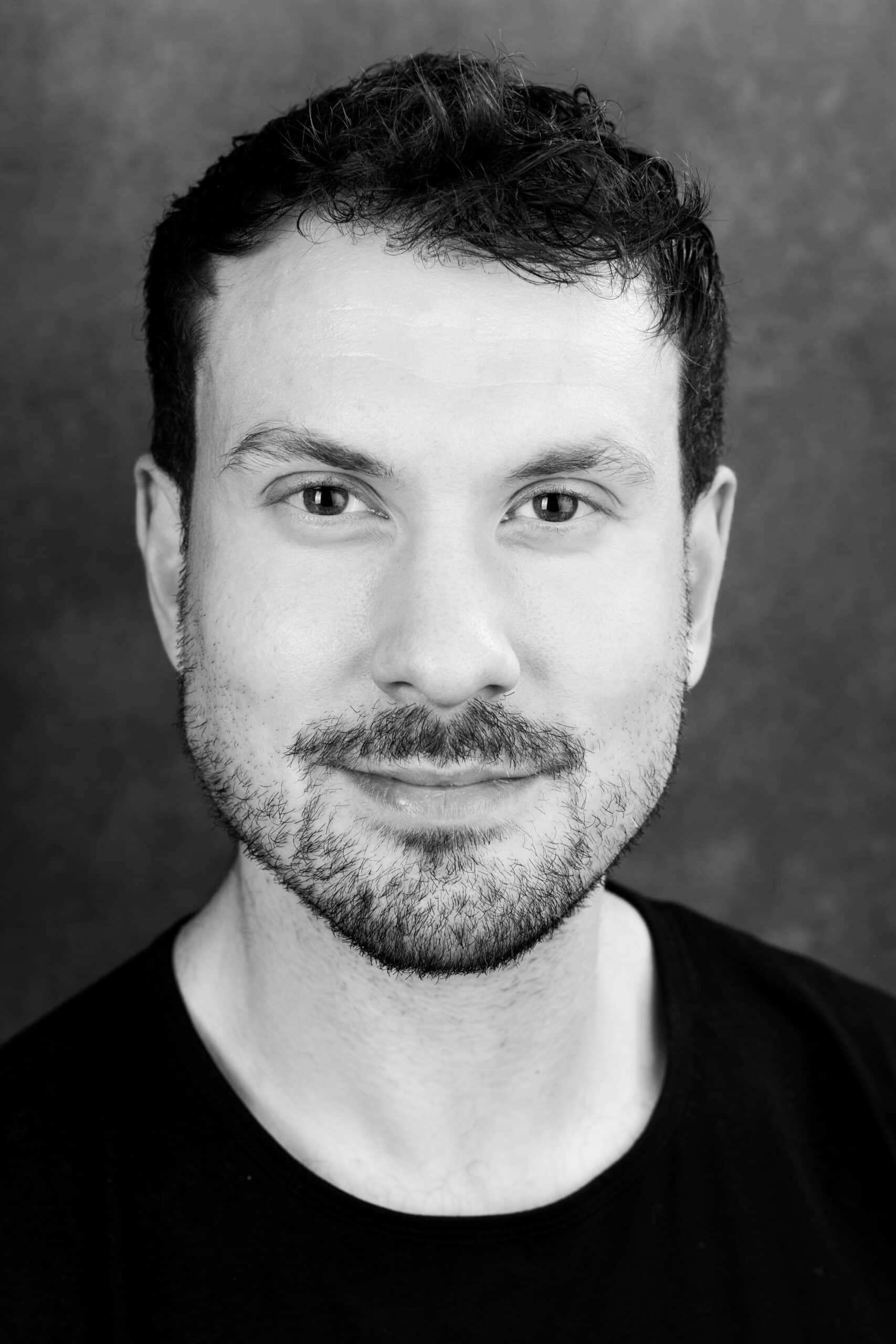 svartvitt porträtt på Daniel Hansson foto Pontus Eklund